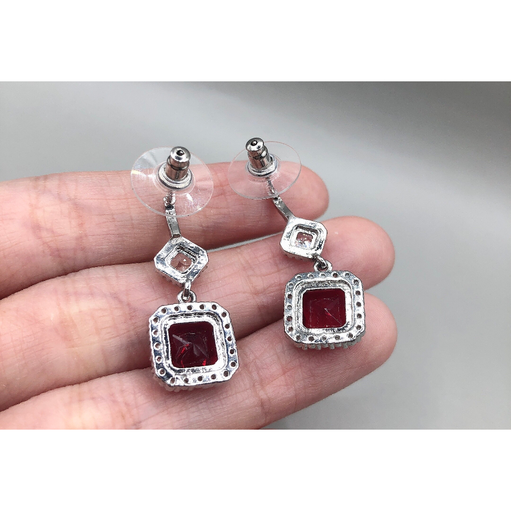 Bông tai ghim đ.á đỏ mẫu tiệc tùng si tuyển Nhật