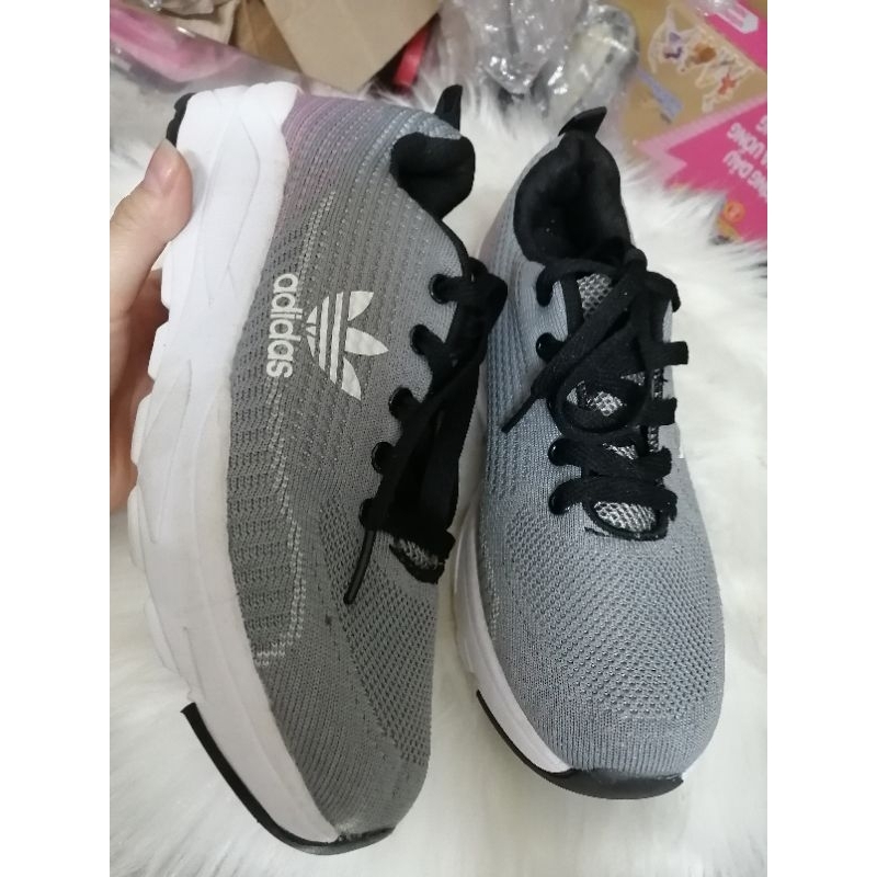 Nhiều mẫu Giày thể thao siêu nhẹ còn lẻ size 38,39,40,41 giảm giá mạnh nh