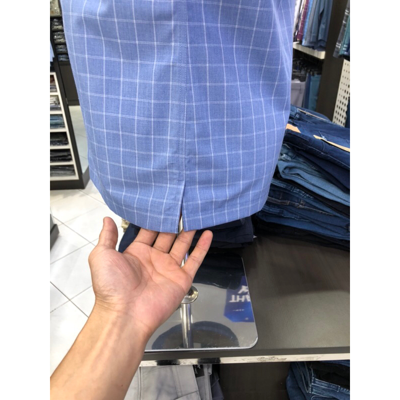 Áo sơ mi owen ngắn tay màu xanh trắng caro body fit vạt ngang vải sồi AB230169NT