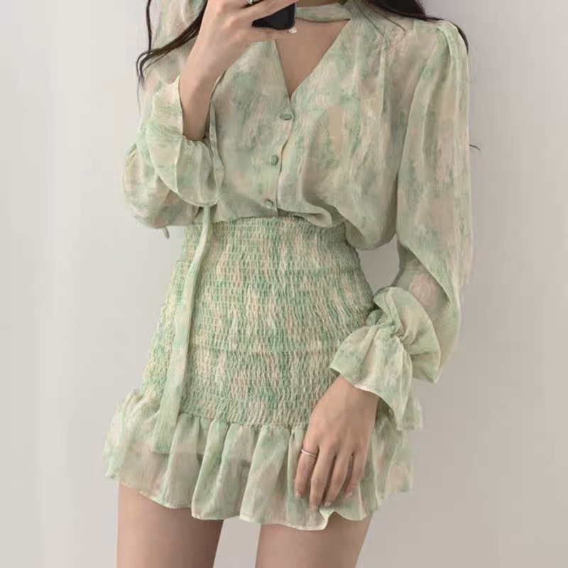 Váy dài tay xanh lá nhún bèo cổ thắt nơ sang trọng tinh tế dành cho nữ