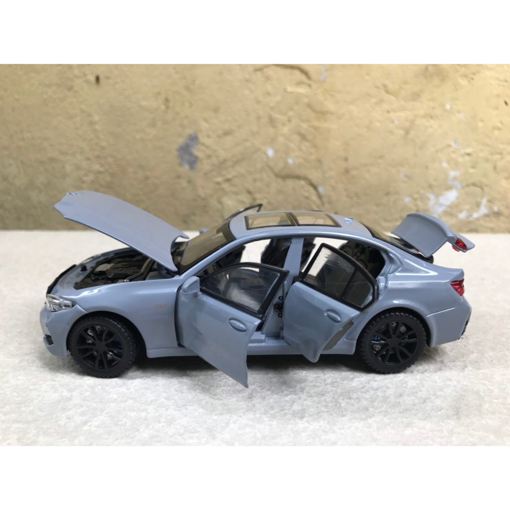Mô hình xe ô tô BMW 320i 2024 - 1:32