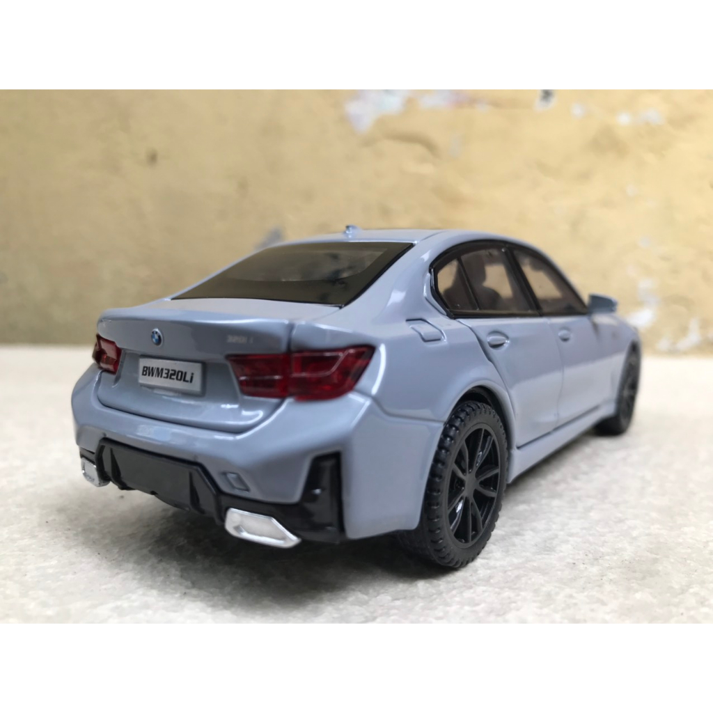Mô hình xe ô tô BMW 320i 2024 - 1:32
