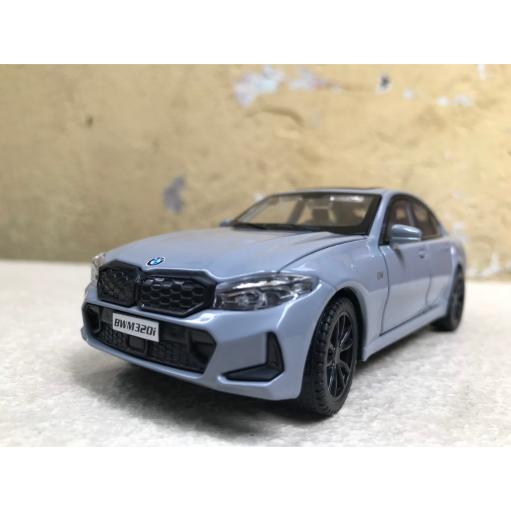 Mô hình xe ô tô BMW 320i 2024 - 1:32