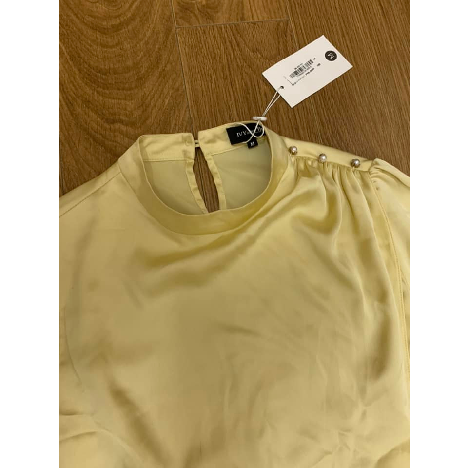 Áo ivy size M, mới nguyên tag