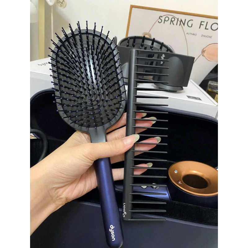 Sét 2 lược Dyson mat xa siêu đẹp, siêu xịn - Hàng Chuẩn Fullbox