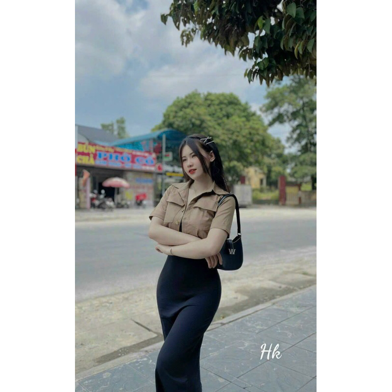 *Đầm BoDy thời trang nữ mặc đi chơi kèm áo khoác kaki cổ sơmi tay ngắn có túi Đầm chất liệu thun gân ôm bó sát dài