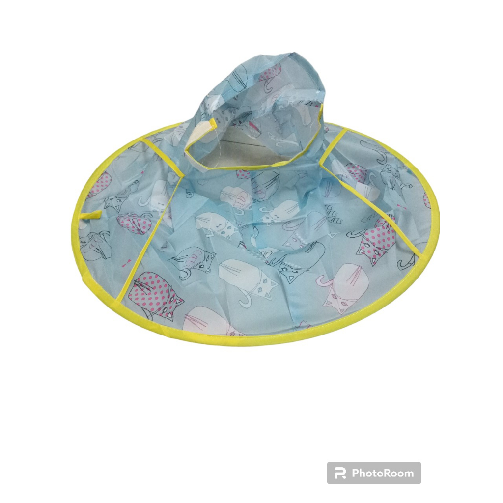 Áo choàng cắt tóc cho bé gấp gọn tiện dụng, giúp ngăn dính tóc vào người