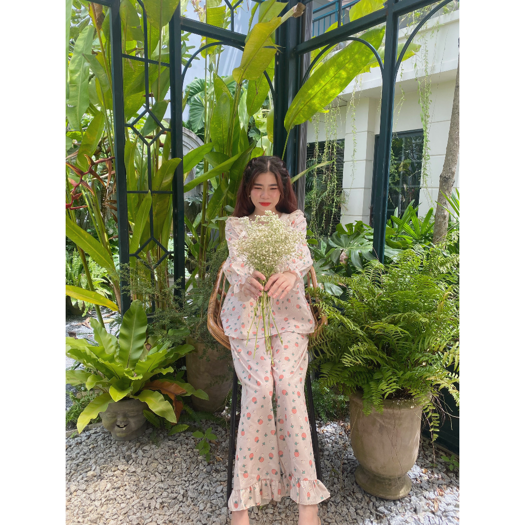 Đồ bộ mặc nhà/ bộ ngủ nơ bèo dài tay họa tiết trái dâu phong cách tiểu thư ngọt ngào