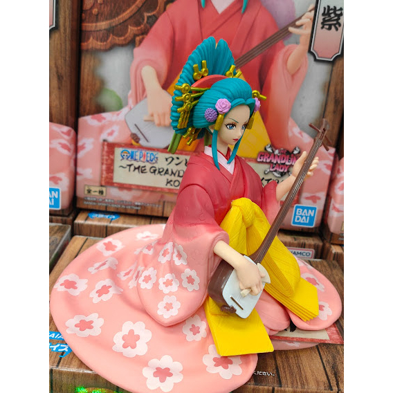 Mô hình Komurasaki One Piece Dáng Ngồi - Dòng DXF～THE GRANDLINE LADY - Hãng Banpresto
