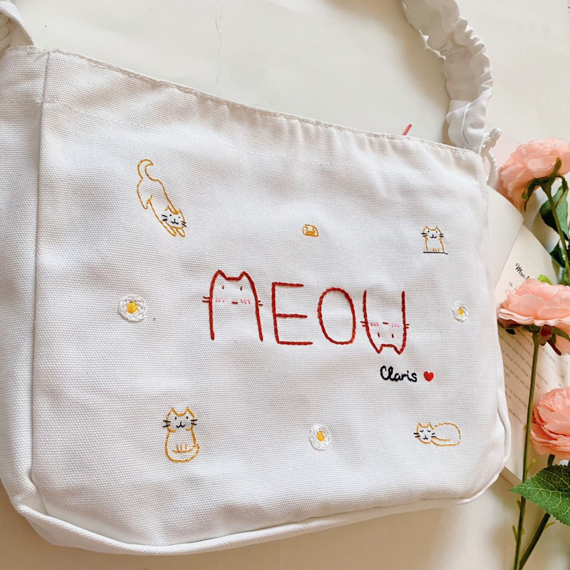 Túi Vải Canvas Đeo Chéo Dây Rút Thêu Tay Độc Đáo