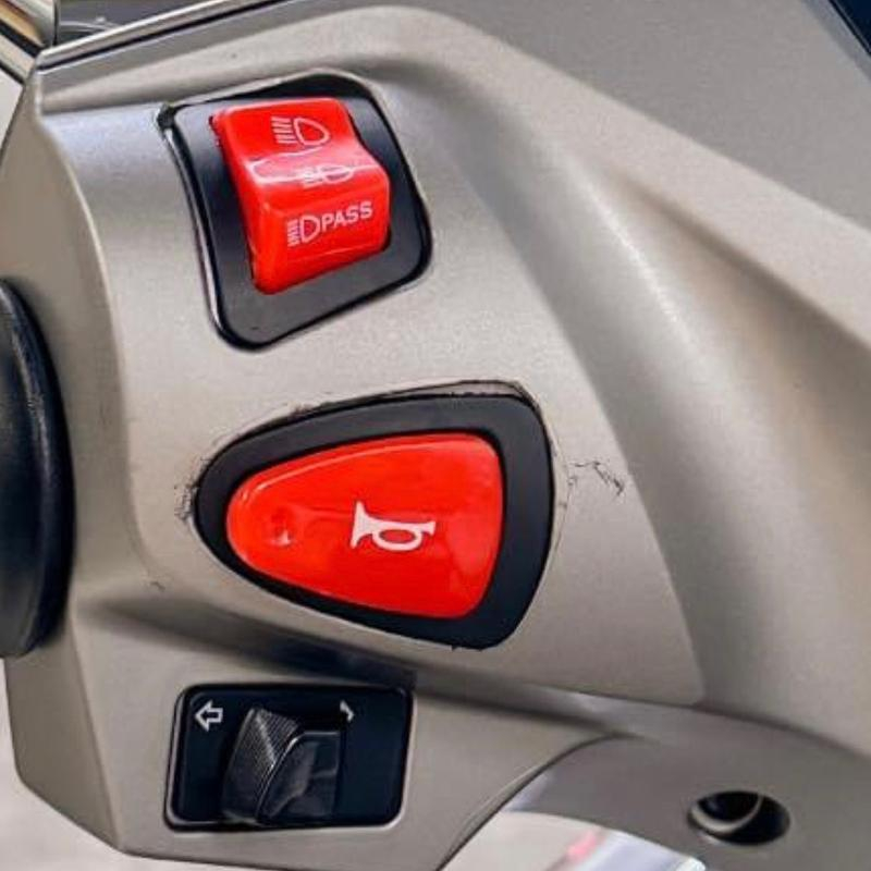Công tắc kèn còi xe máy phiên bản màu đỏ như zin cho các xe Honda WAVE VISION SH FUTURE
