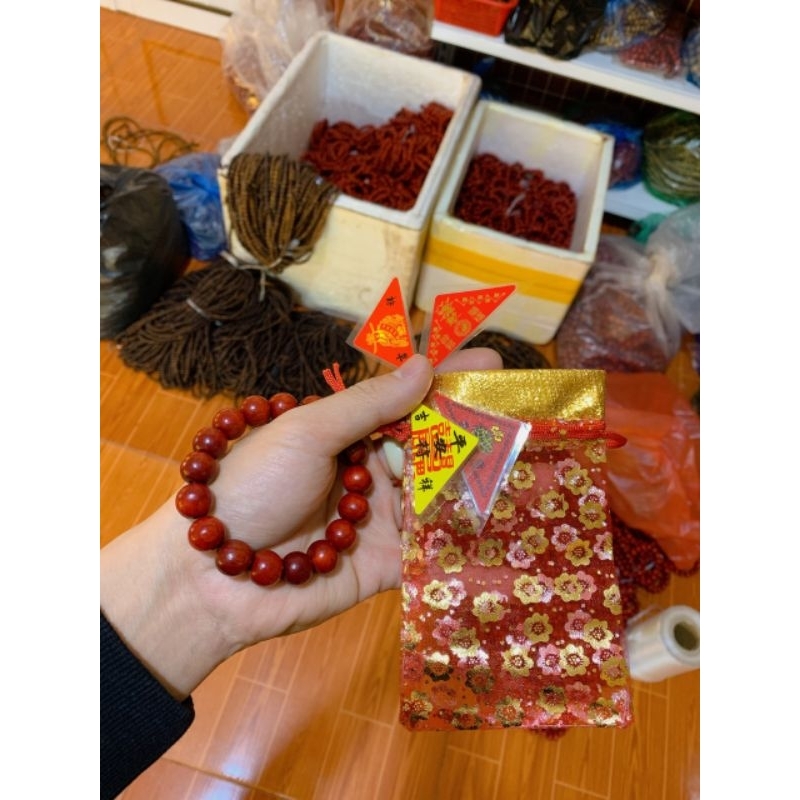 Sỉ vòng gỗ quà tặng đàn hương đỏ giá rẻ