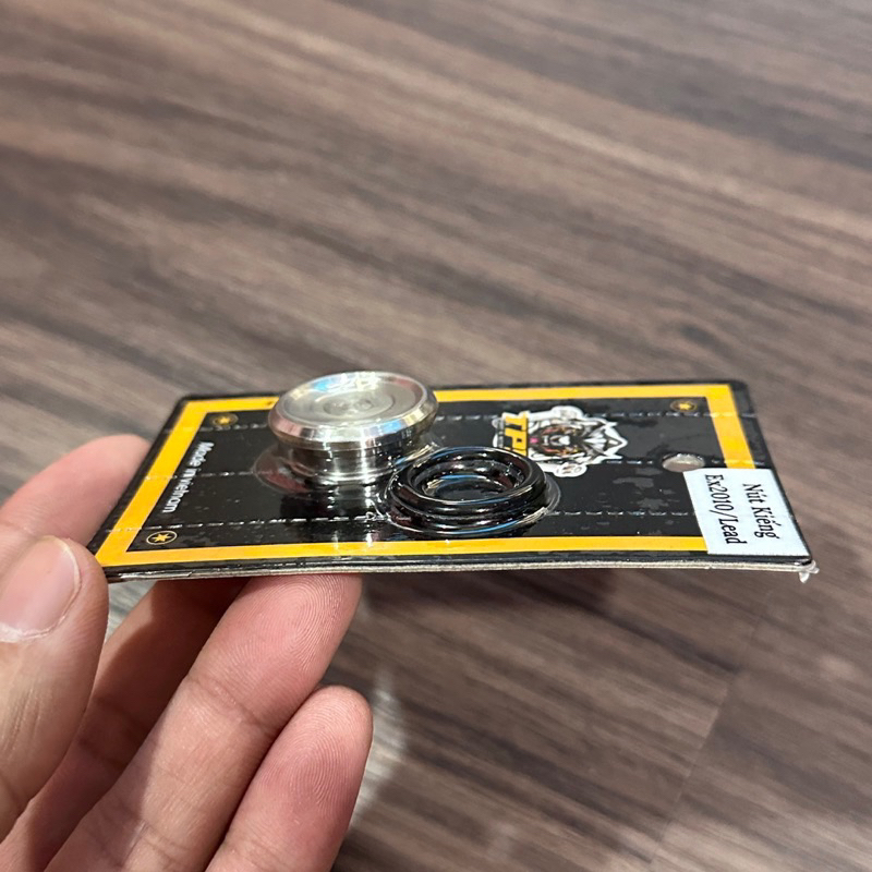 Nút Đậy Chân Kính Xe Exciter 2006->2010 INOX 304 TPS