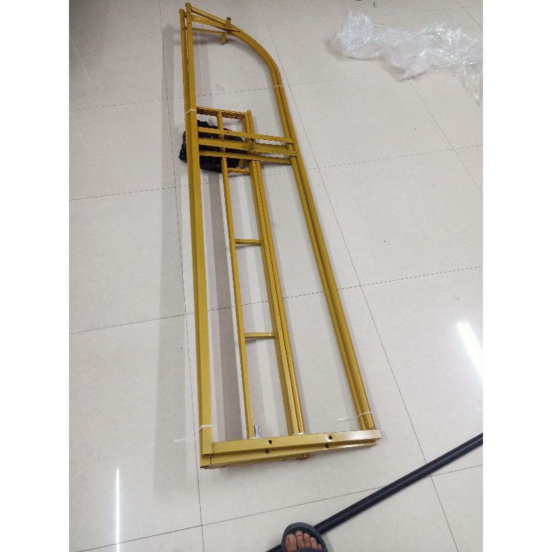 . kệ treo quần áo 2 tầng hình cánh buồm, phi 30 giày 1,4mm,kích thước cao 2,3m,ngang1,5m,sau50cm