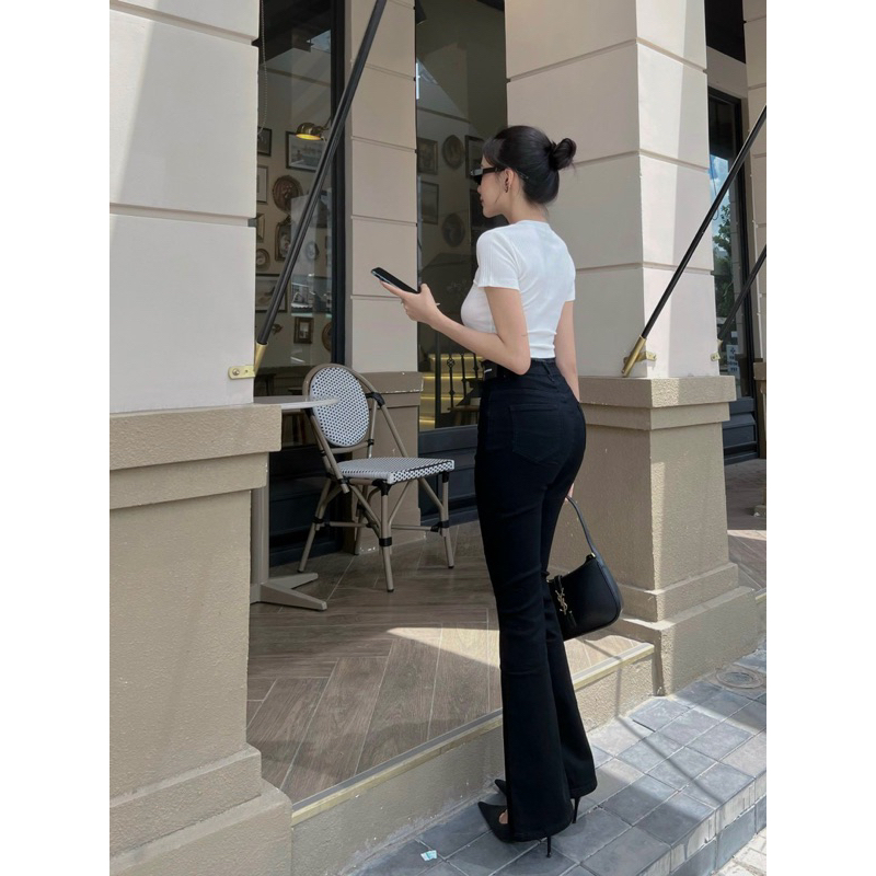 LIKEHER - ÁO THUN LOGO THÊU