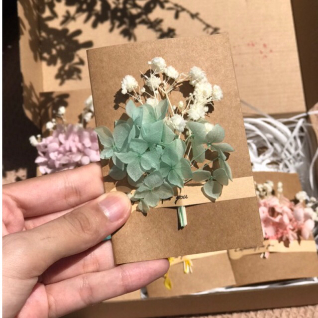Thiệp hoa khô trắng,kraft làm quà tặng handmade by Mihalen