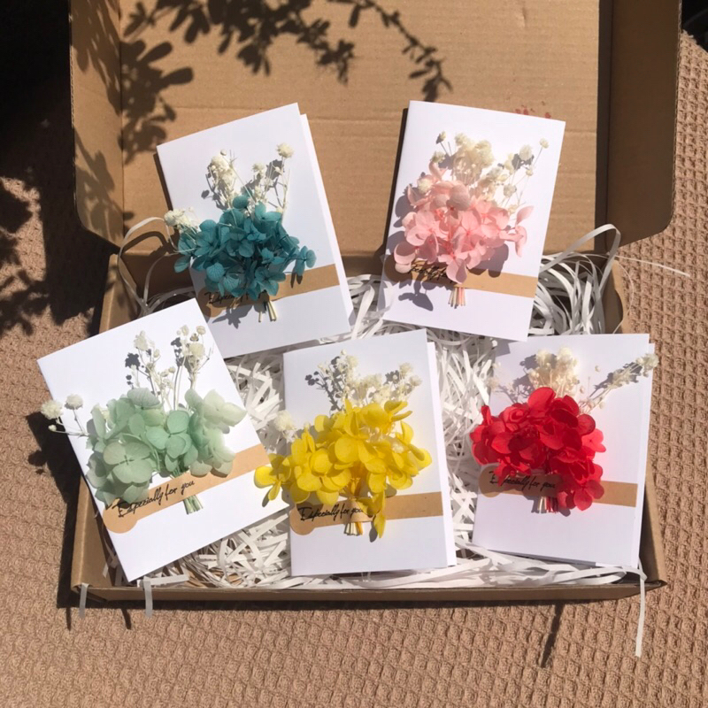 Thiệp hoa khô trắng,kraft làm quà tặng handmade by Mihalen