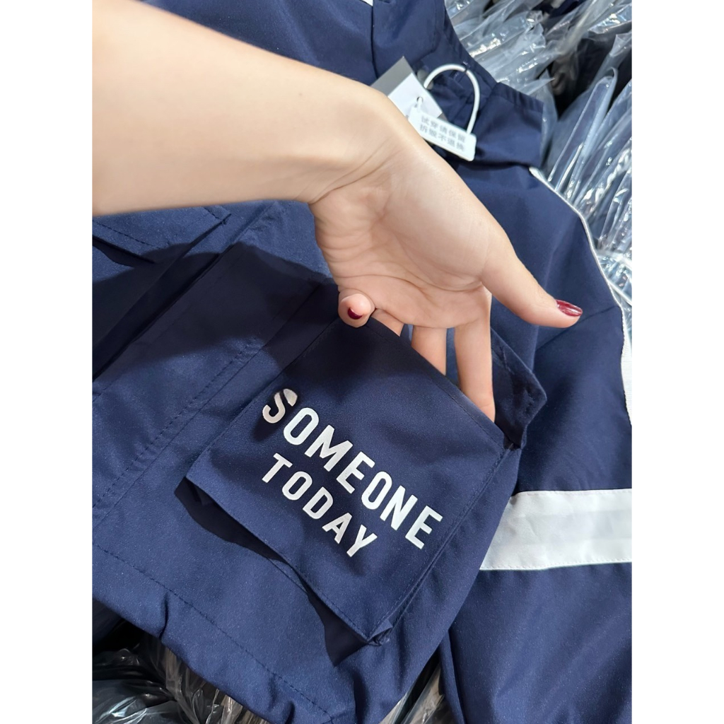 Áo khoác gió cho bé, áo khoác vải tráng si loại 1 họa tiết chữ 1986 cho bé trai và bé gái size 10-25kg