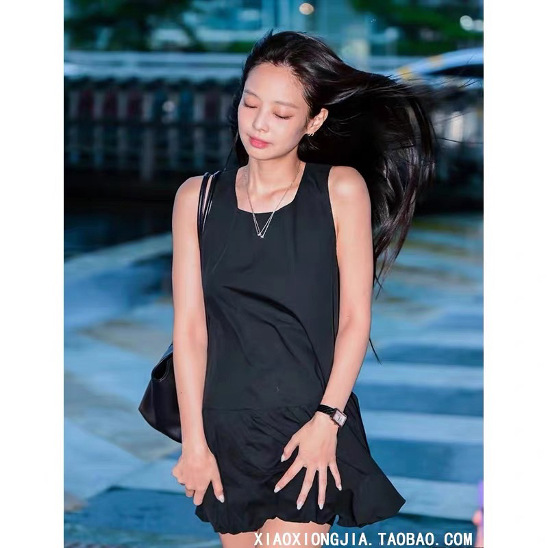 Đầm Jennie thời trang sân bay hot cho các nàng