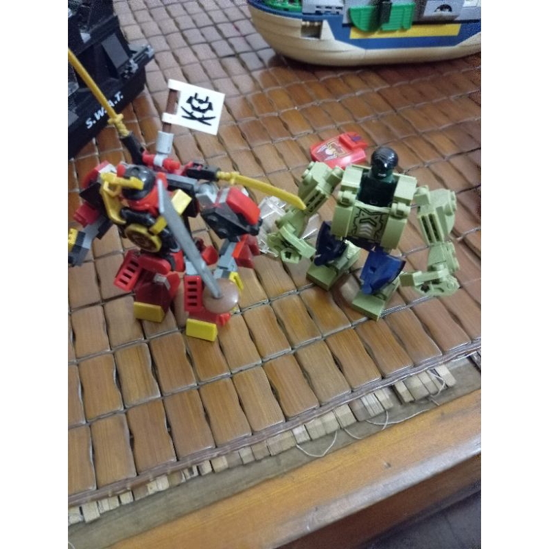 2 robot Lego cũ