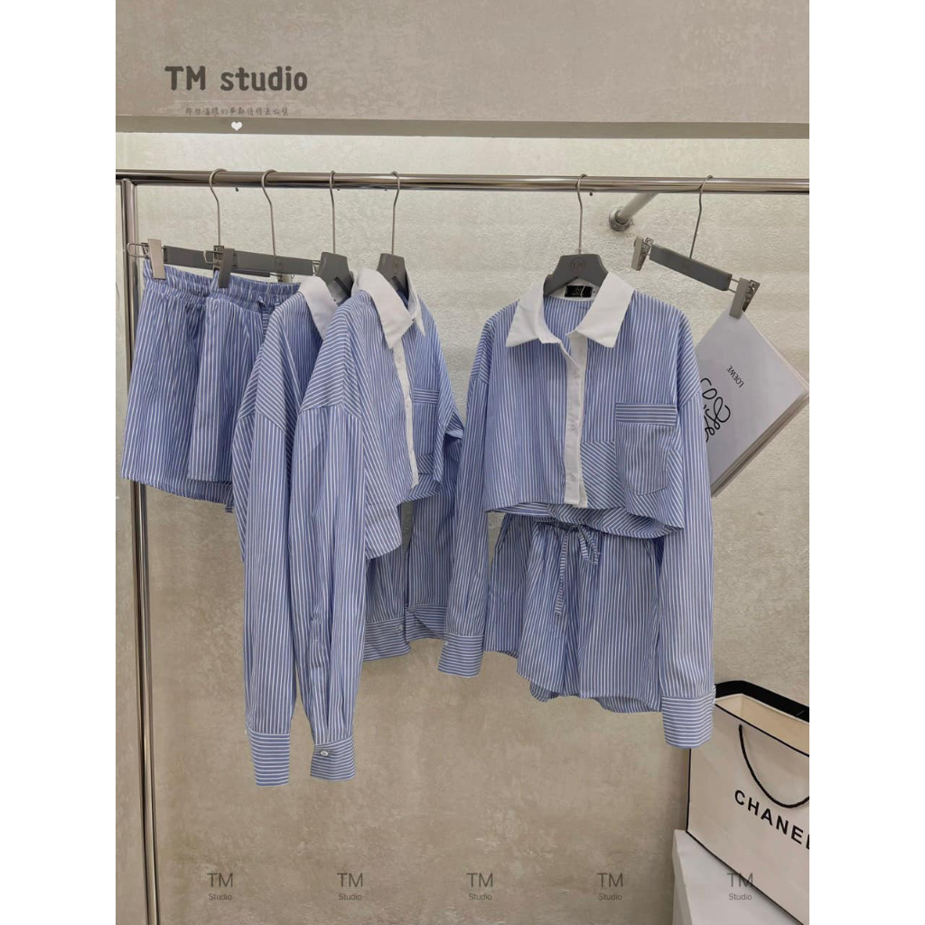 Sét kẻ xanh áo sơ mi cổ bẻ croptop dài tay + quần sooc cạp chun