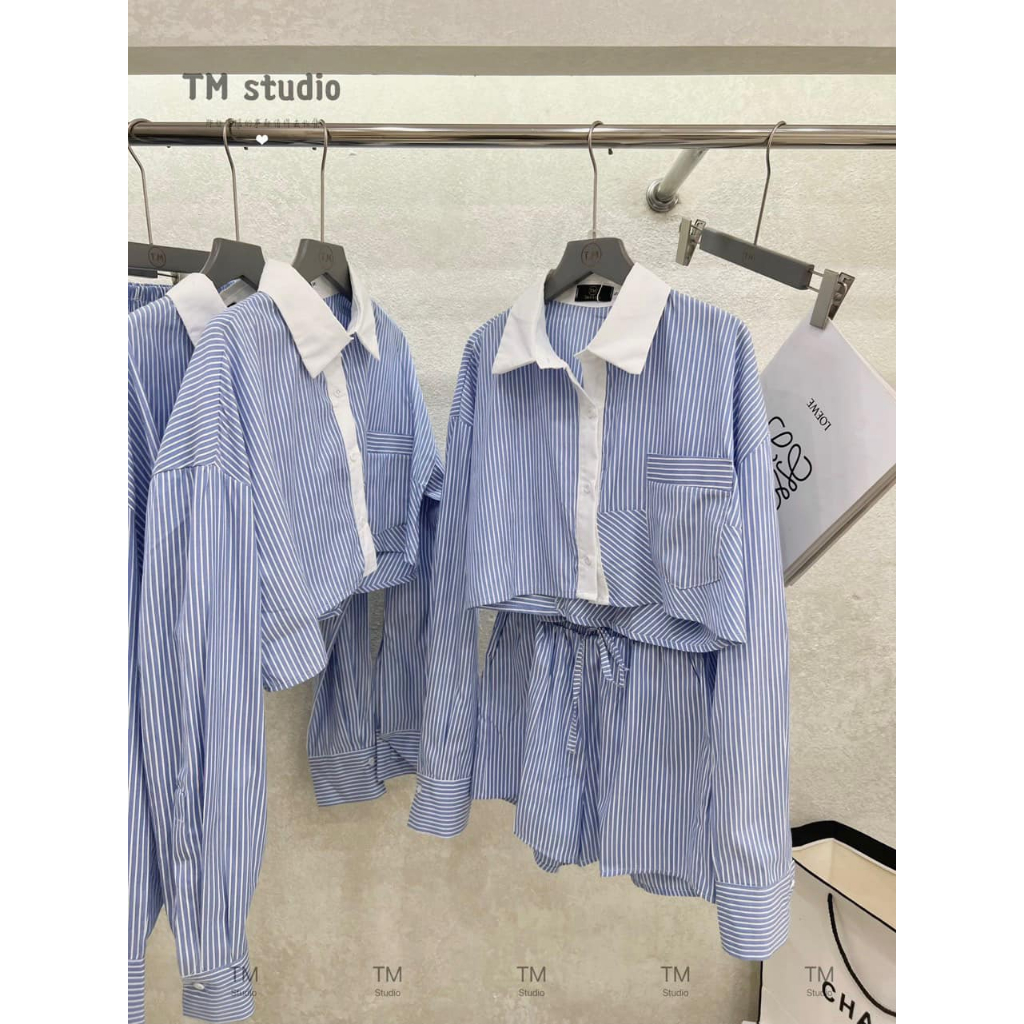 Sét kẻ xanh áo sơ mi cổ bẻ croptop dài tay + quần sooc cạp chun