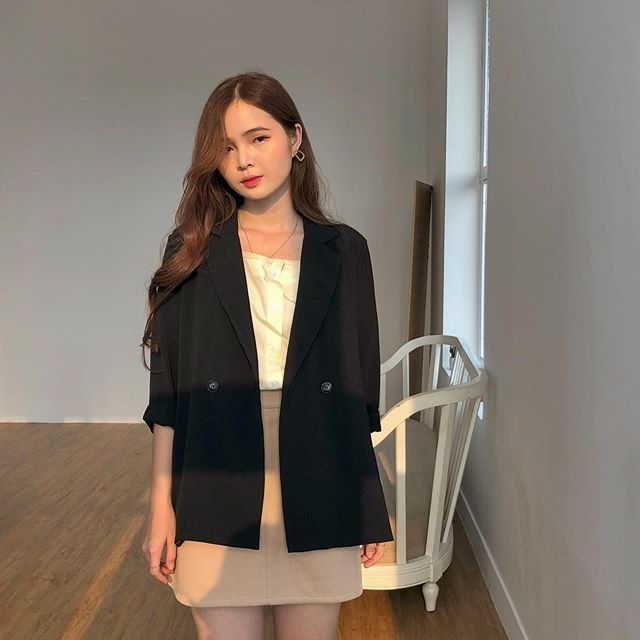 Blazer nữ dáng cài cúc hàng 2 lớp - Áo Khoác cổ vest be/ đen basic | BigBuy360 - bigbuy360.vn