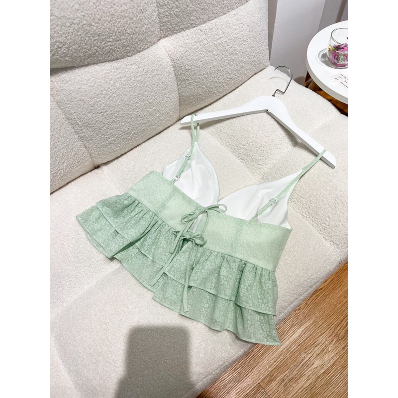 𝐁𝐄𝐑𝐘 𝐓𝐎𝐏 - Áo 2 dây tầng hoa nhí màu tím hoa cam cực xinh | Jolin.sg