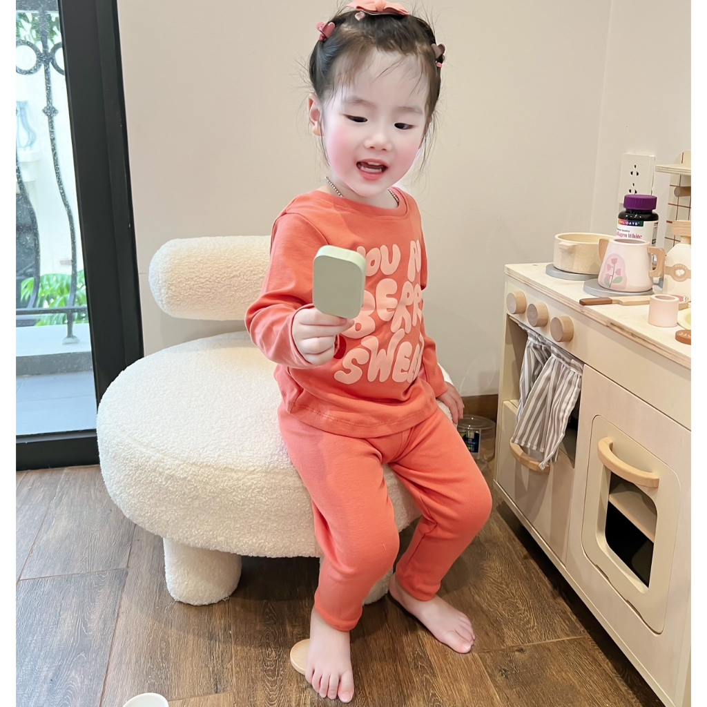 BÁN SỈ SET 2 BỘ BÉ GÁI DÀI HỒNG DÂU TÂY TRẮNG KẺ