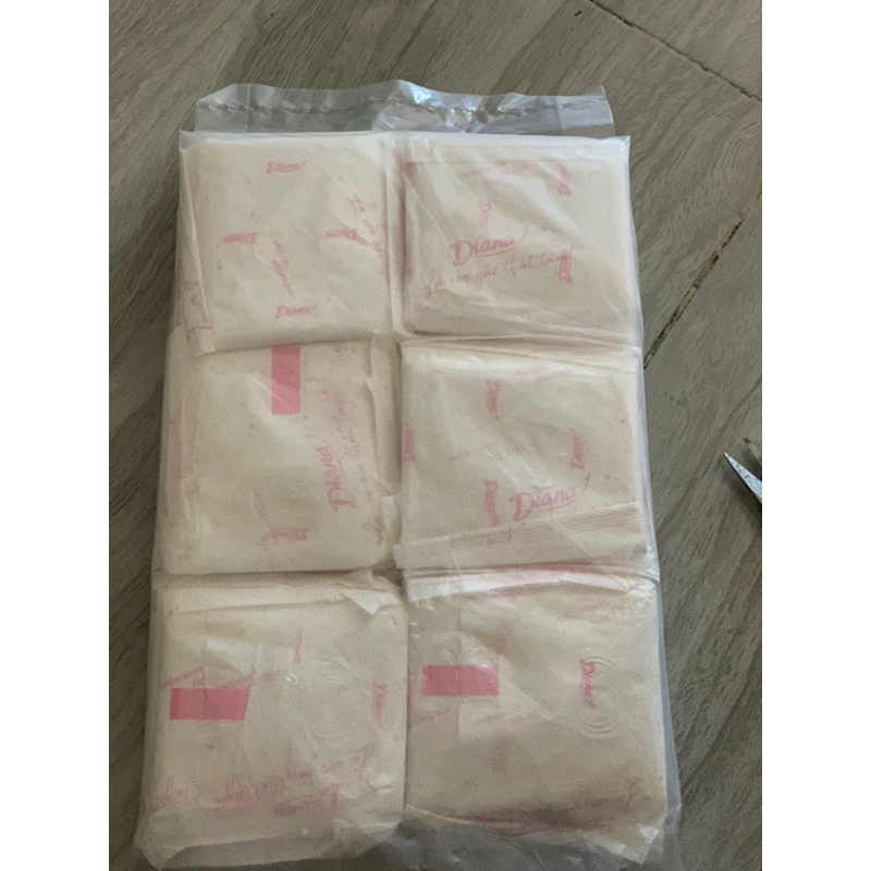 Combo 100  miếng băng vệ sinh sensi diana mỏng không cánh hàng không bao bì