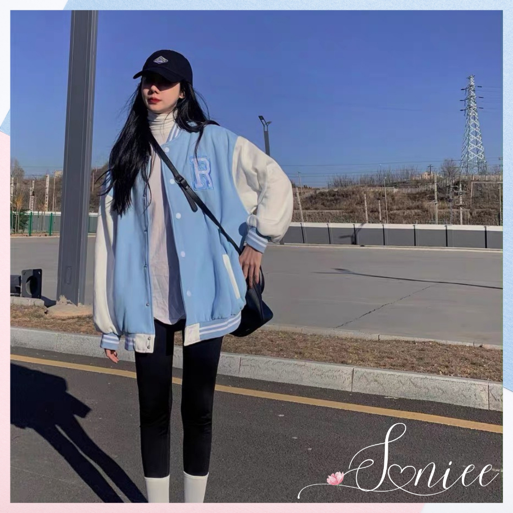 Áo bomber unisex áo khoác nam nữ varsity cúc bấm chất nỉ trơn cao cấp hoạt tiết chữ R thêu nổi form rộng SannieeClothes