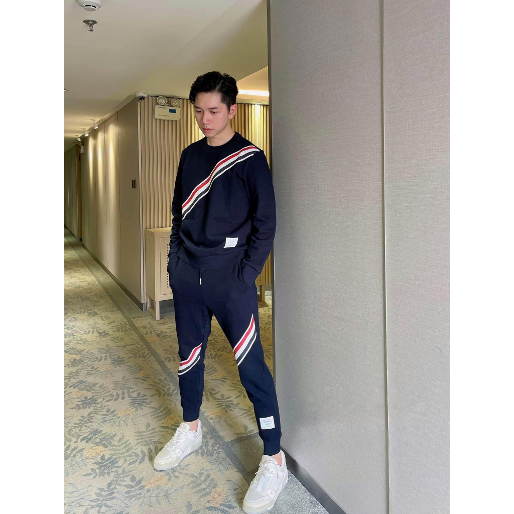 Bộ nỉ nam 4 sọc Thom , bộ quần áo dài thu đông nam thời trang phong cách 2023