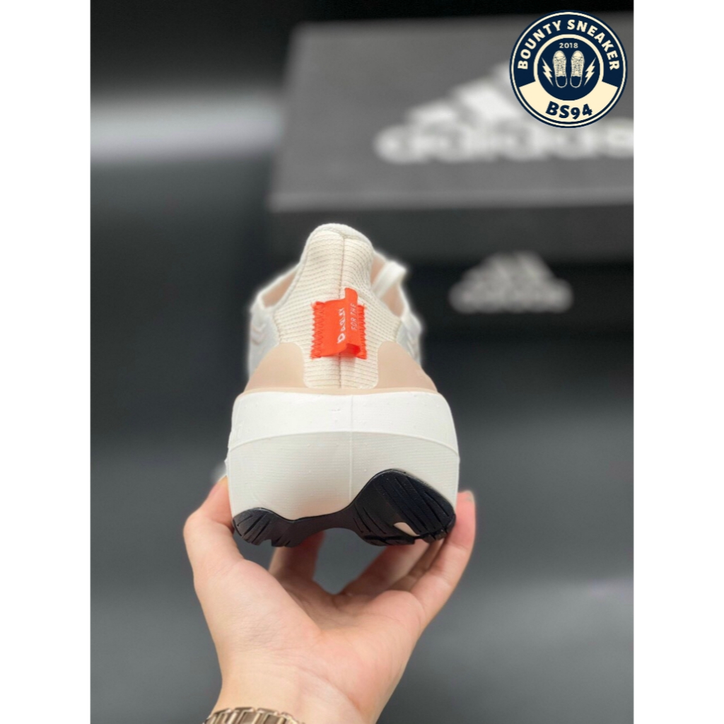 Giày Thể Thao Adidas Ultraboost Light