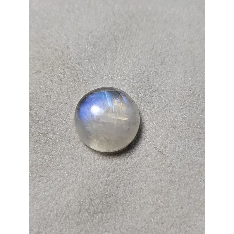 Moonstone - đá mặt trăng ánh cầu vòng nhẹ