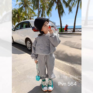 Bộ quần áo bé gái cổ tròn dập vân nỗi cho bé dễ thương từ 1T đến 7T