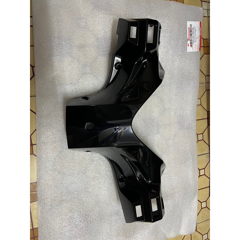 Nắp tay lái sau xe Galaxy mã VB4