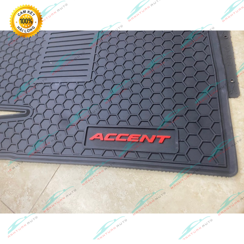 Lót sàn Hyundai Accent 2018 - 2023 có đinh cao su chống trươt