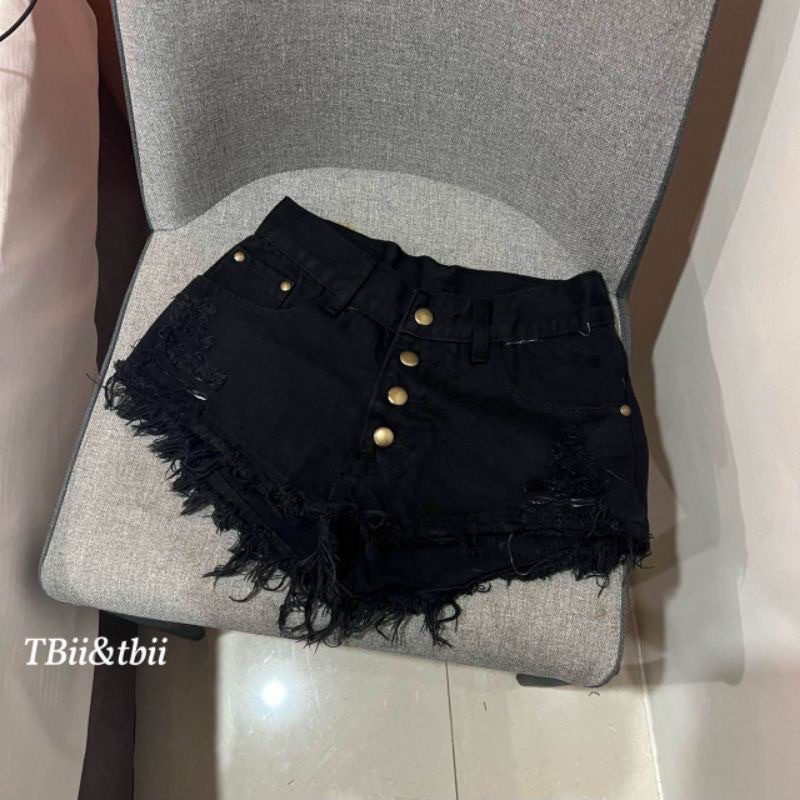 Quần Sooc Jeans Rách 4 Khuy Vàng Siêu Hot