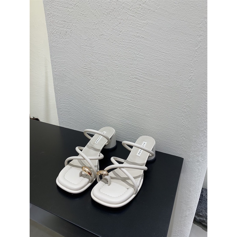 Sandal gót tròn siêu xinh