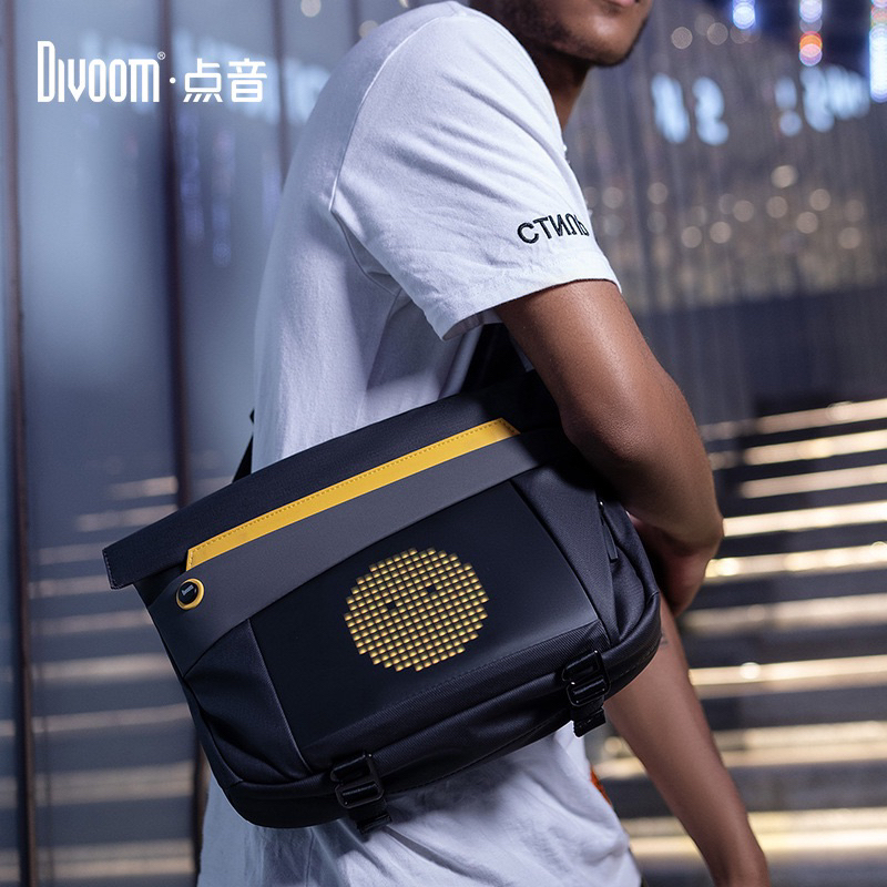Túi đeo chéo Divoom Slingbag -V chính hãng đựng được cả ipad - Một Chút Xinh