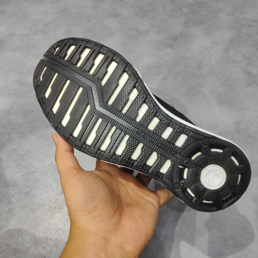 Giày 2hand Under Armour Chaussures running Hovr Sonic 3 Hommes  - 7355