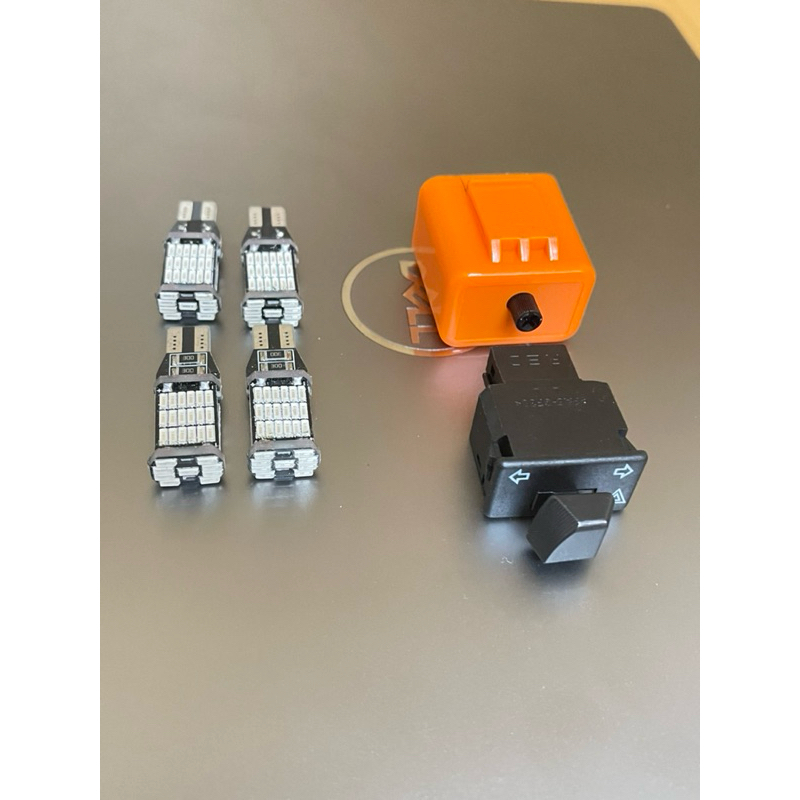 Combo Hazard Wave Mẫu Mới Có núm vặn + 4 Bóng T15 siêu sáng lắp cho các dòng xe wave 50/100/110cc