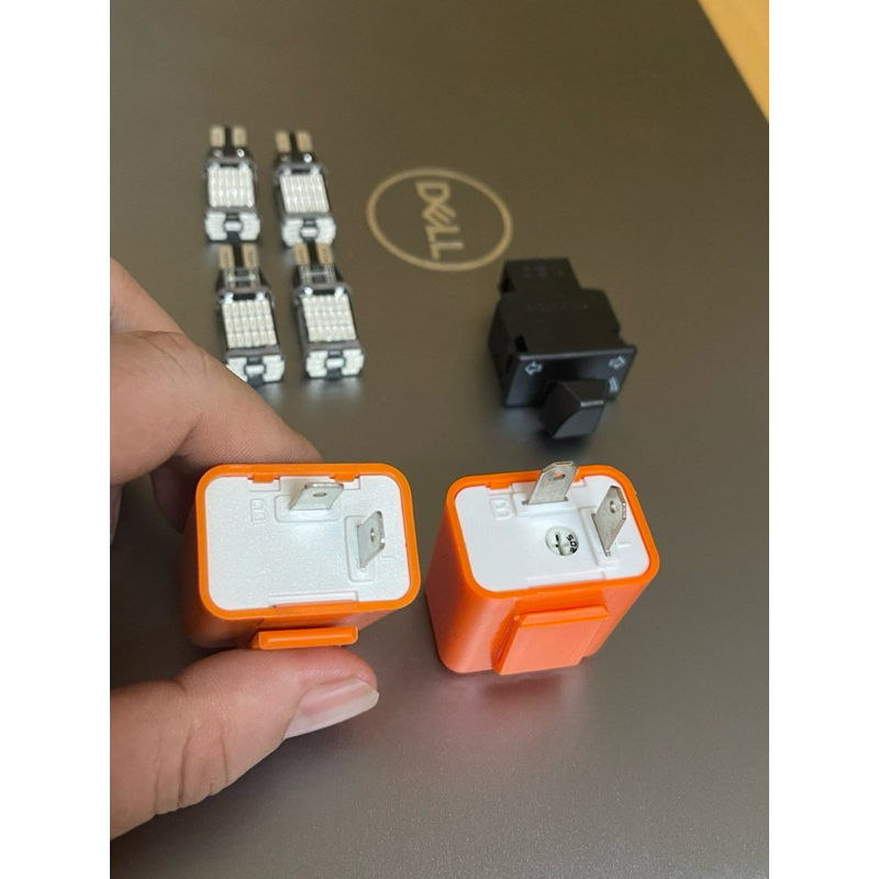 Combo Hazard Wave Mẫu Mới Có núm vặn + 4 Bóng T15 siêu sáng lắp cho các dòng xe wave 50/100/110cc