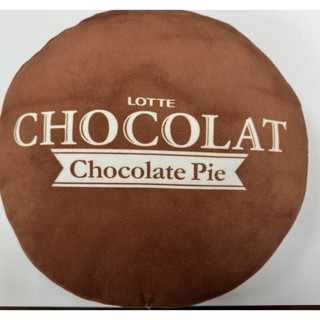 [Quà tặng không bán] Gối Ôm Lotte Chocolat