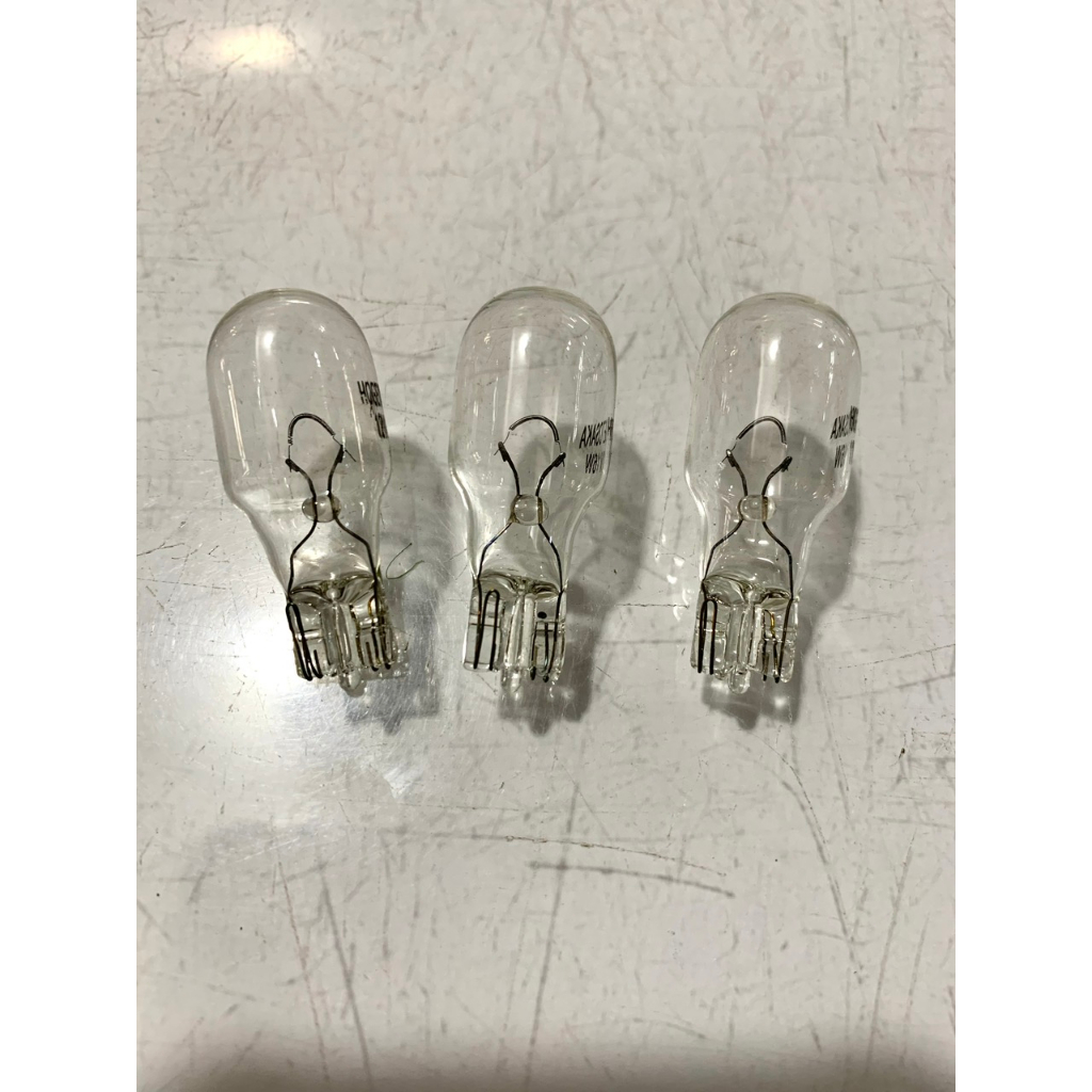 Bóng Đèn Chân Ghim Trung Chân T15 12V/16W , Bóng Đèn Taplo Xe INNOVA. Hàng HOGET OSAKA Nhật Bản Loại Xịn