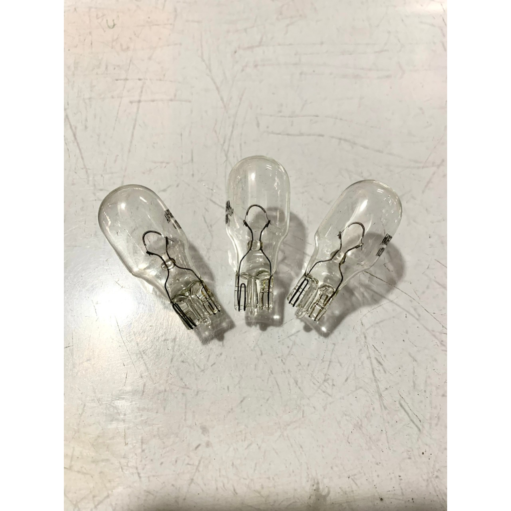 Bóng Đèn Chân Ghim Trung Chân T15 12V/16W , Bóng Đèn Taplo Xe INNOVA. Hàng HOGET OSAKA Nhật Bản Loại Xịn