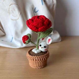 Chậu hoa hồng handmade/hoa hồng len và thỏ