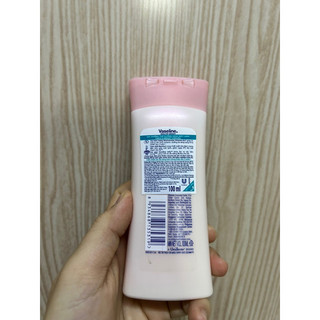 100ml - DƯỠNG THỂ Vaseline dưỡng sáng da