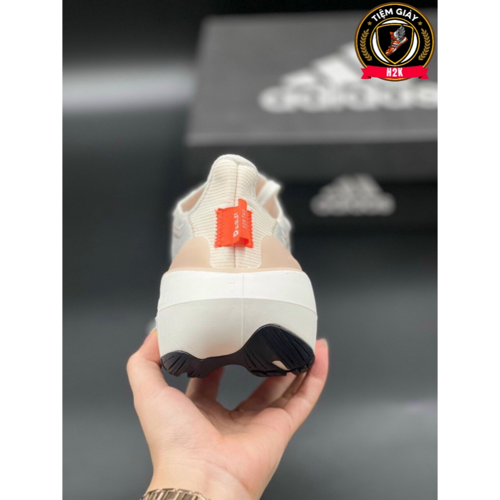 Giày Thể Thao Adidas Ultraboost Light +