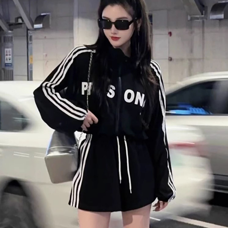 Áo khoác croptop gió dù nữ chất gió nhăn 2 lớp bên trong lót gió lụa SHINE CLOTHES,Áo khoác gió chữ PERS sọc bo tay rút